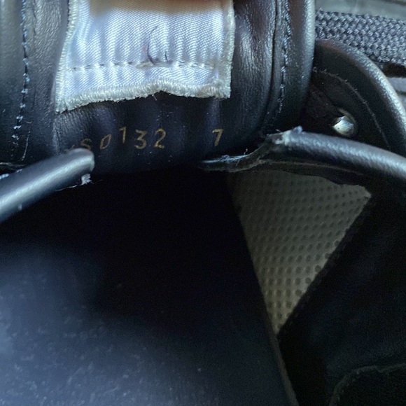 Mens Louis Vuitton sneakers - Picture 10 of 11